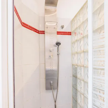 Charmant Studio 18e Appartement